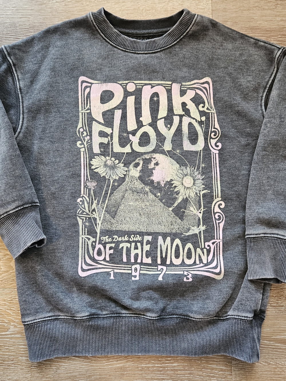 Pink Floyd Kids' Gray 'The Dark Side of the Moon' Kid's Crewneck Sweatshirt Sm.